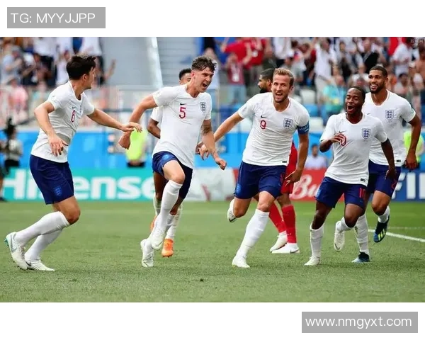 荷兰足球队与英格兰足球队激战正酣谁将赢得这场精彩对决 荷兰足球队与英格兰足球队激战正酣谁将赢得这场精彩对决